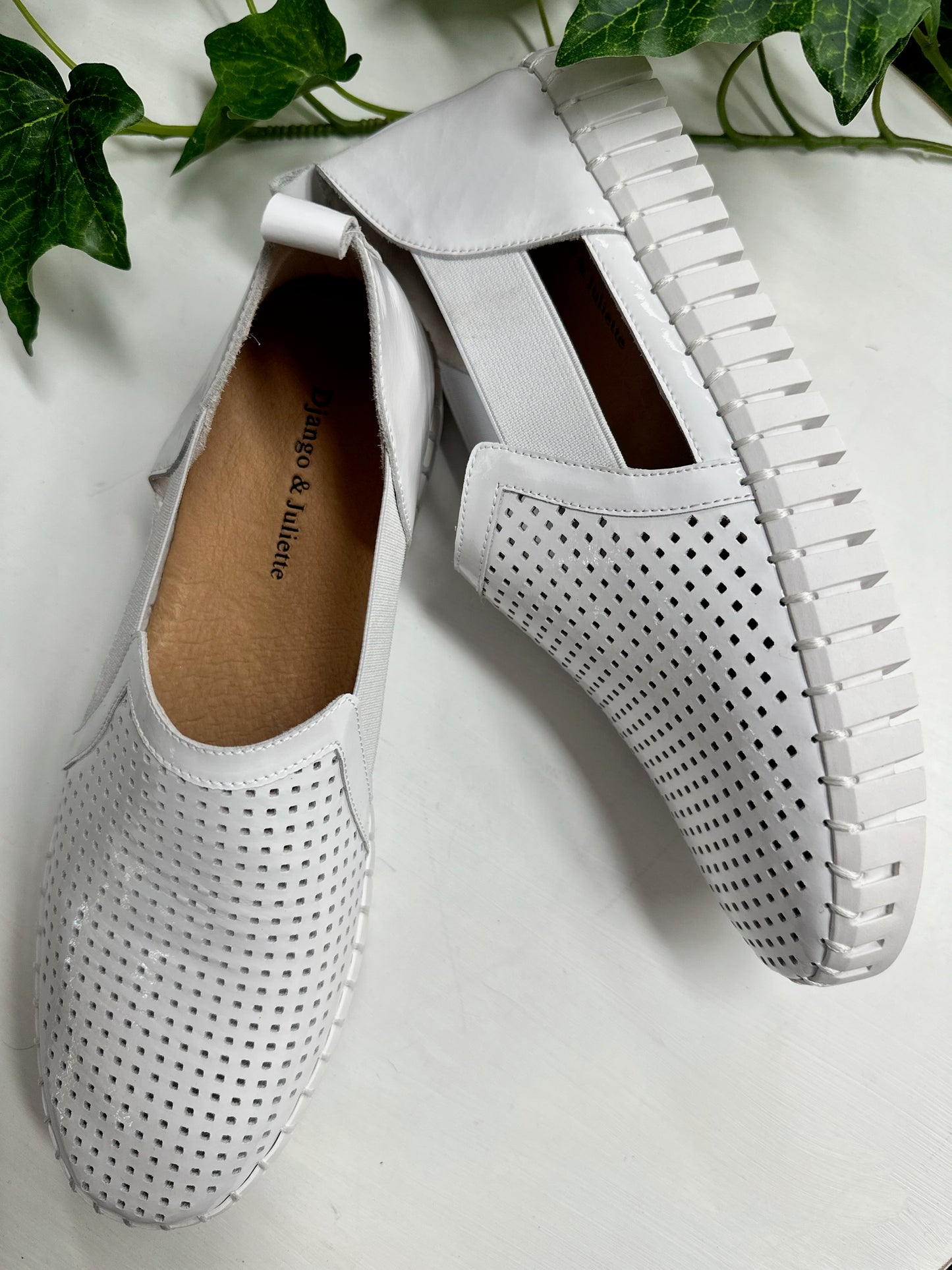 Habiki comfort shoe